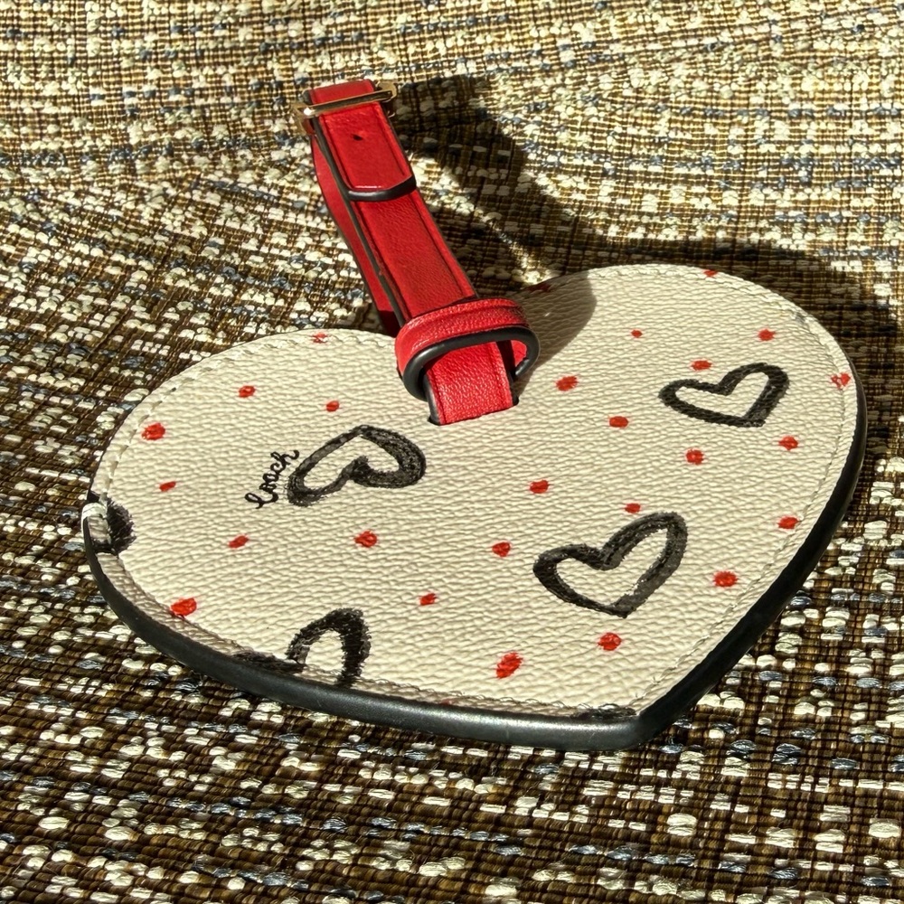 Coach Heart Luggage Tag with Crayon Heart Print A2081-2808G Limited Edition - Picture 4 of 8